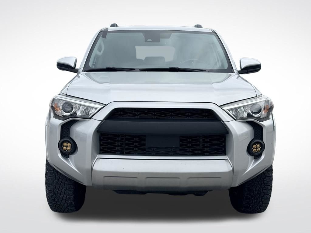 Used 2021 Silver Toyota SR5 image 9
