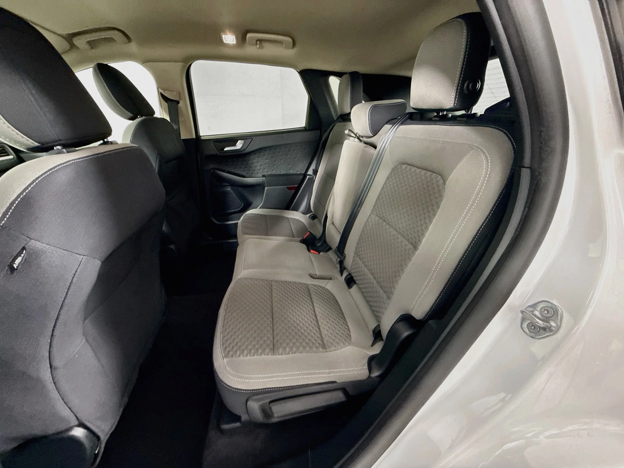 Used 2020 Oxford White Ford SE image 7