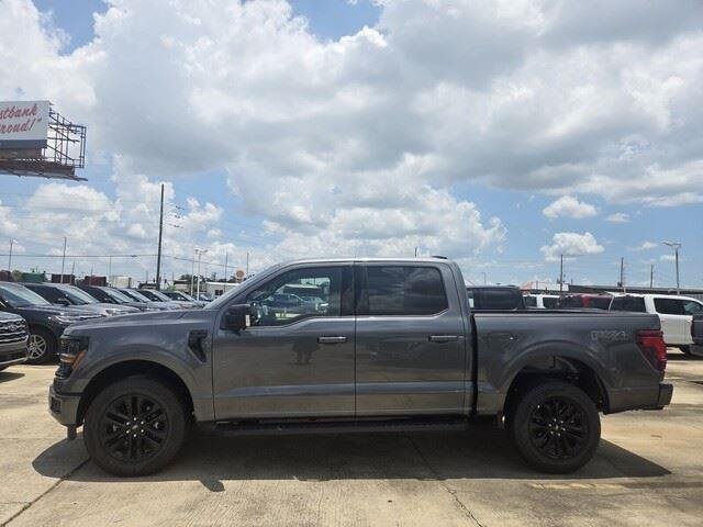 New 2026 Carbonized Gray Metallic Ford XLT image 2