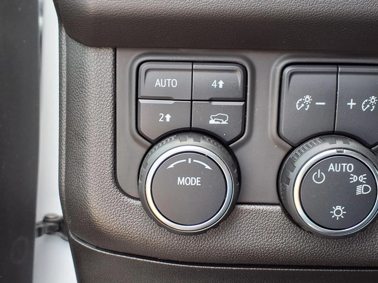 Used 2023 White Chevrolet LS image 12