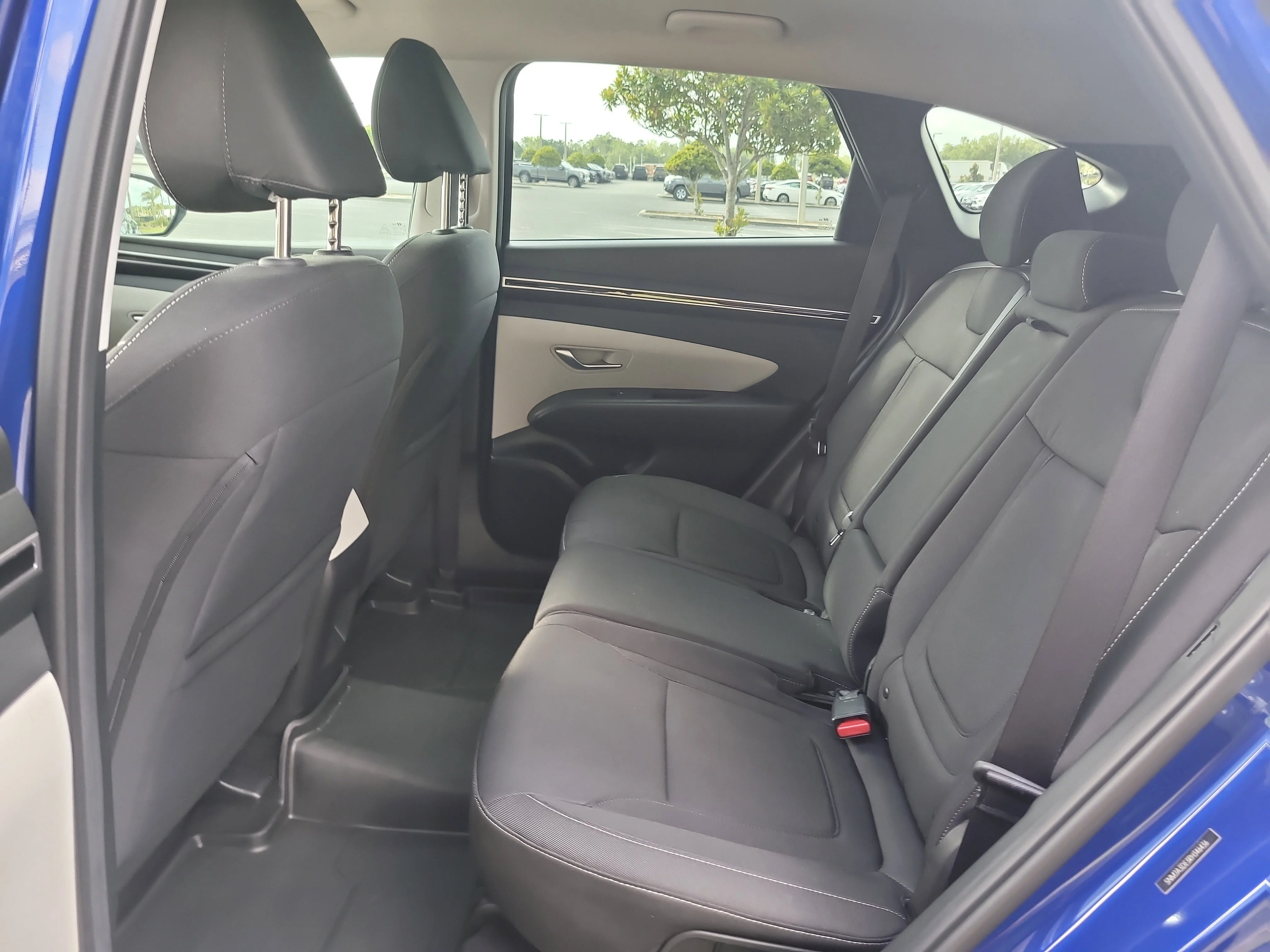Used 2024 Intense Blue Hyundai SE image 13