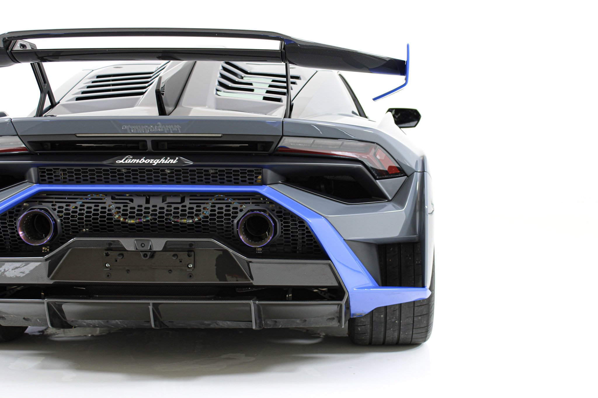 Used 2023 Gray Lamborghini  image 24