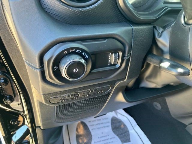 New 2026 Black Clear-Coat Exterior Paint Jeep Rubicon image 15