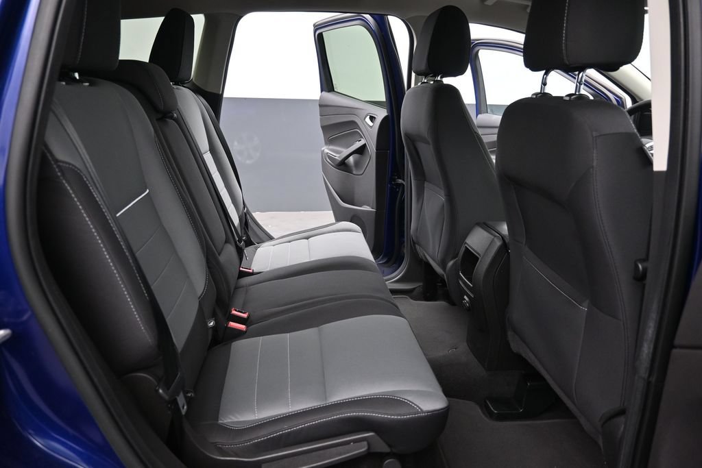Used 2015 Blue Ford SE image 14