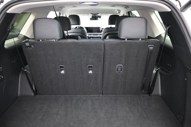 Used 2025 White Hyundai SEL image 10