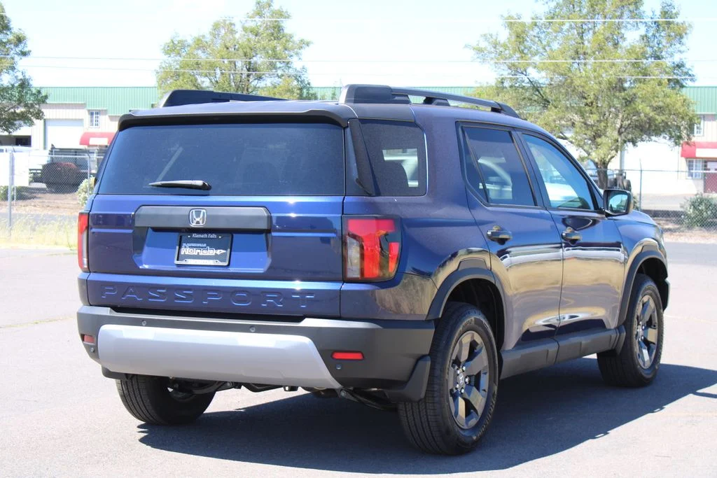 New 2026 Obsidian Blue Pearl Honda RTL image 6