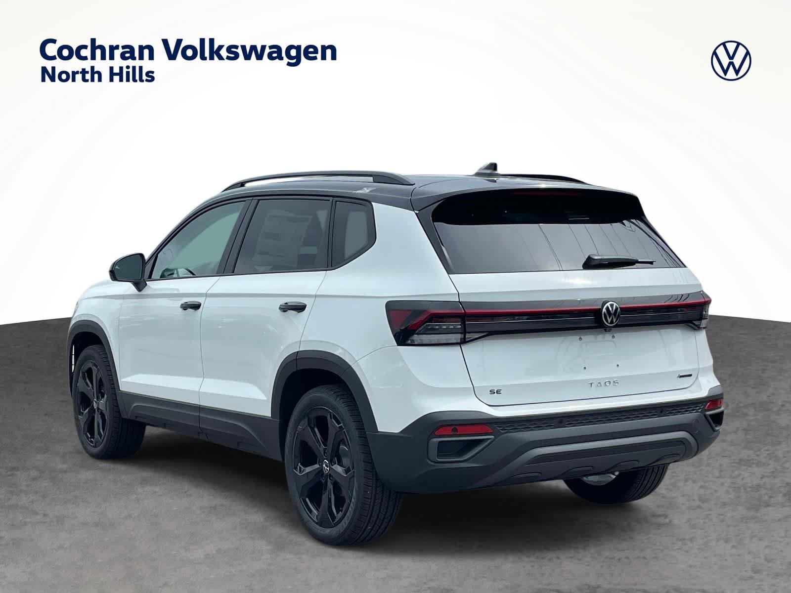New 2026 Pure White w/Deep Black Roof Volkswagen SE Black image 9
