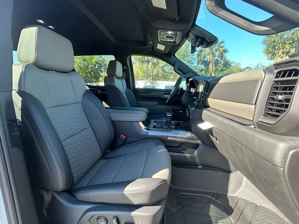 2025 Chevrolet Silverado 1500 ZR2 - Photo 23