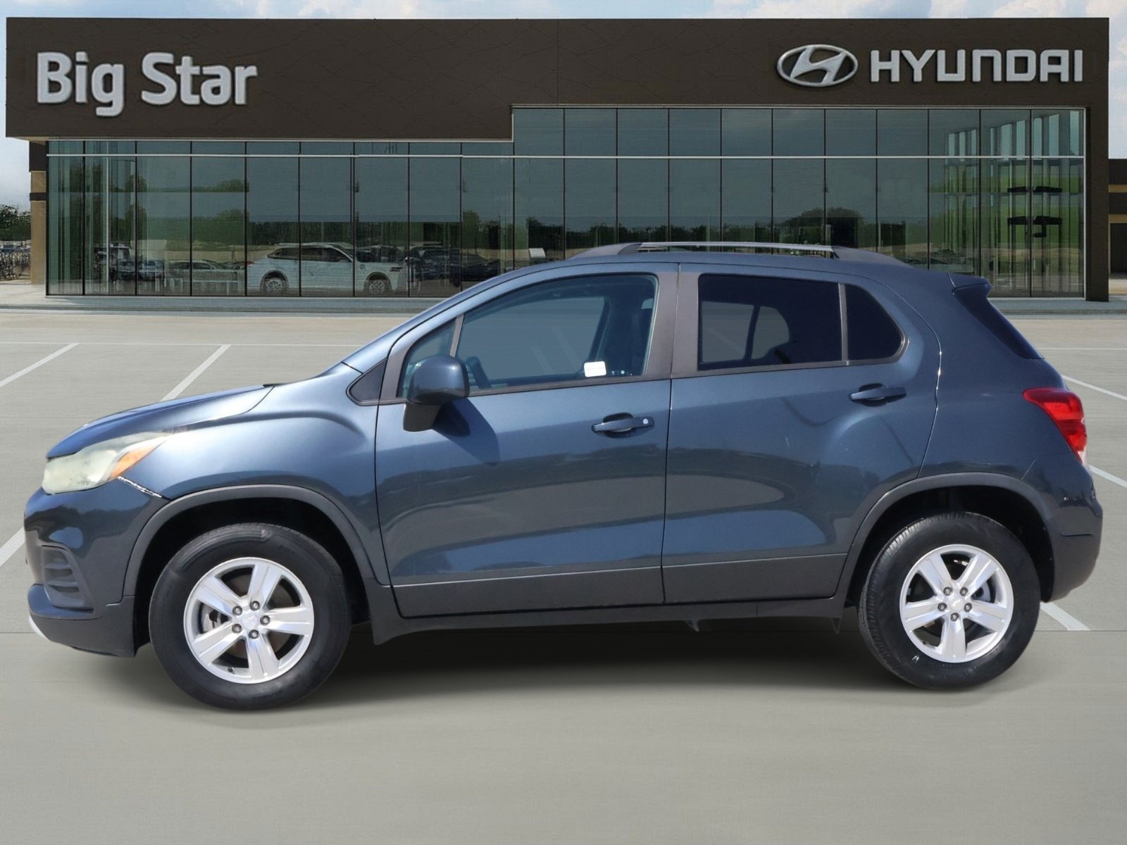 Used 2021 Chevrolet Trax LT with VIN KL7CJPSM6MB372341 for sale in Friendswood, TX