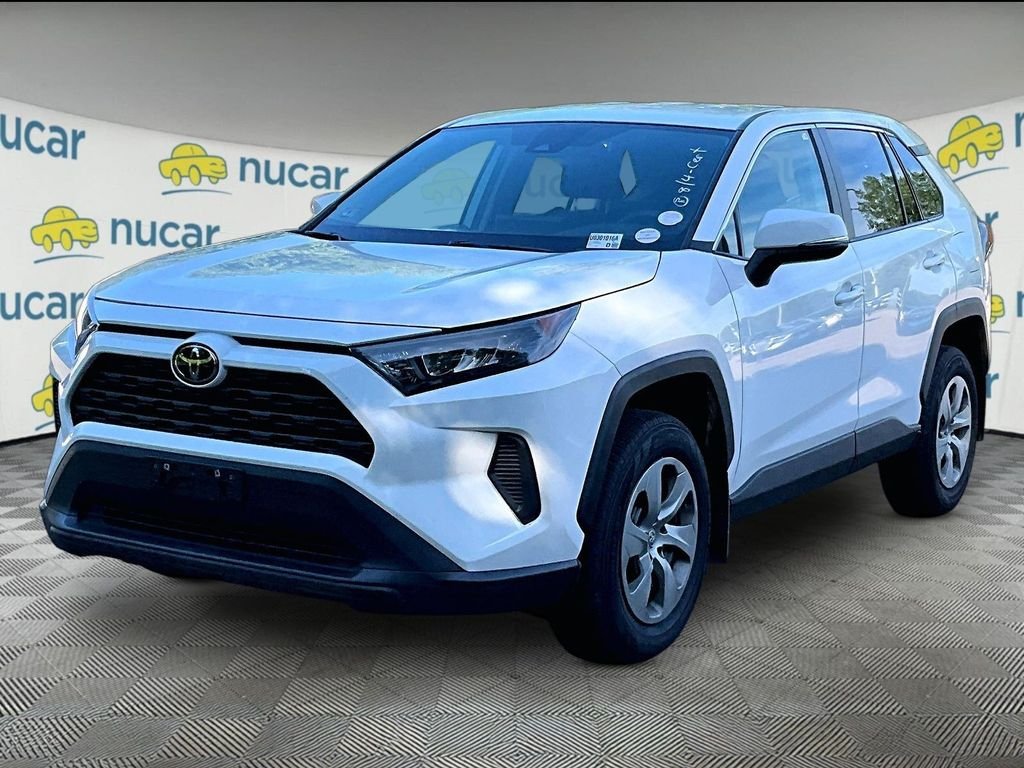 Used 2022 White Toyota LE image 3