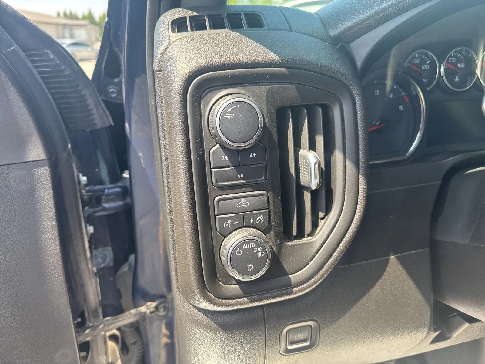 Used 2021 Blue Chevrolet Work Truck image 13