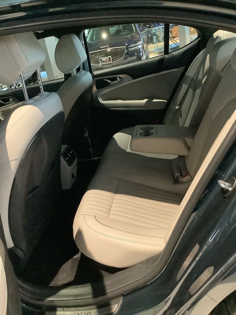2023 GENESIS G70 Standard - Photo 13