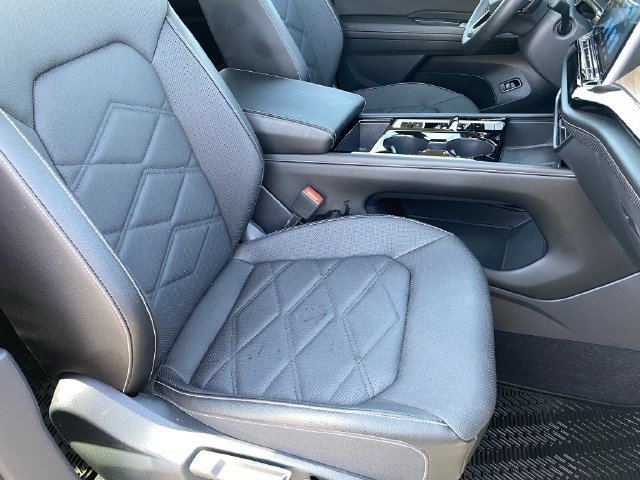 Used 2024 Gray Volkswagen 2.0T SE w/Technology image 10