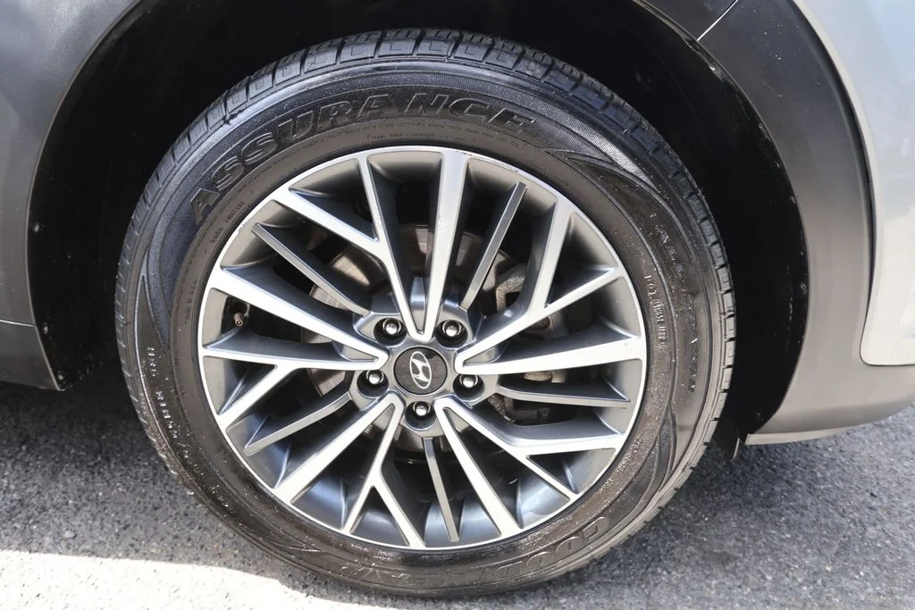 Used 2020 Silver Hyundai Limited image 36