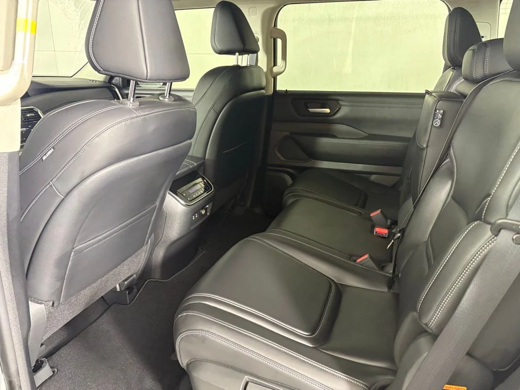2026 Nissan Armada SV - Photo 37
