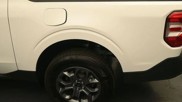 New 2026 Oxford White Ford XLT image 9