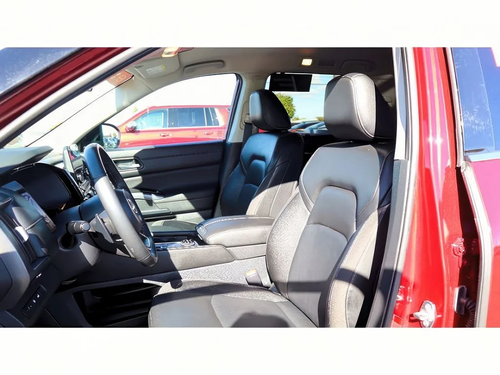 2025 Nissan Pathfinder SL - Photo 12
