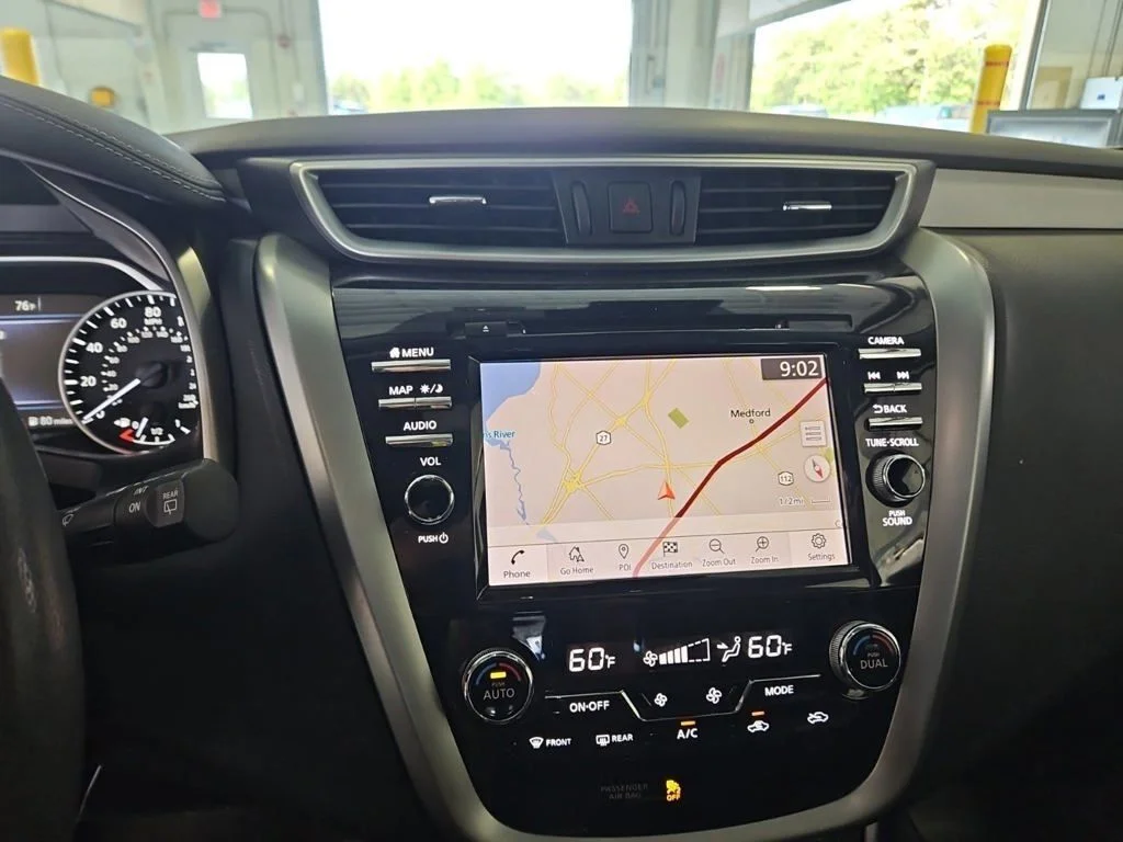 Used 2019 White Nissan SL image 7