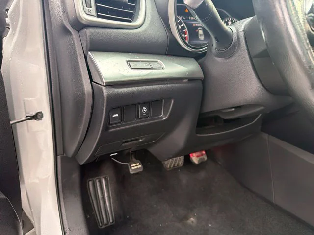 Used 2020 Silver Nissan 3.5 SL image 22