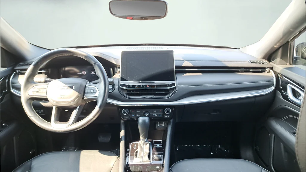 Used 2022 Silver Jeep Limited image 17