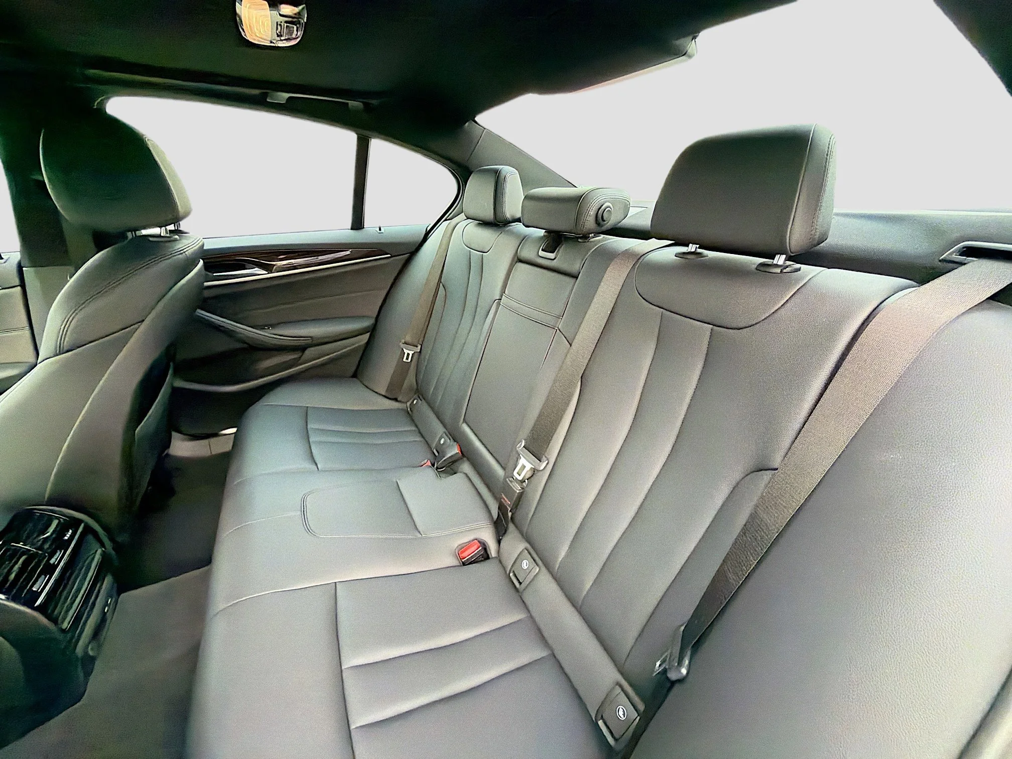Used 2020 Imperial Blue Metallic BMW 530i xDrive image 19