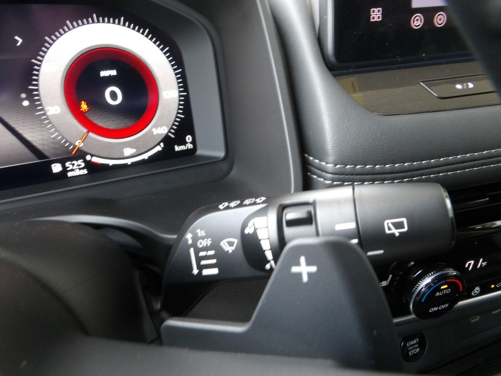 New 2026 Champagne Silver Metallic / Super Black Two-tone Nissan Platinum image 33