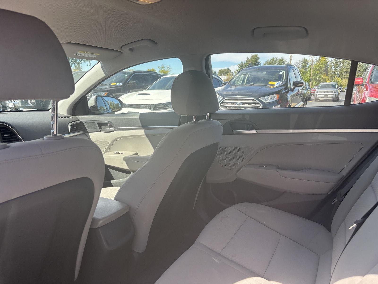 Used 2020 Stellar Silver Hyundai SE image 17
