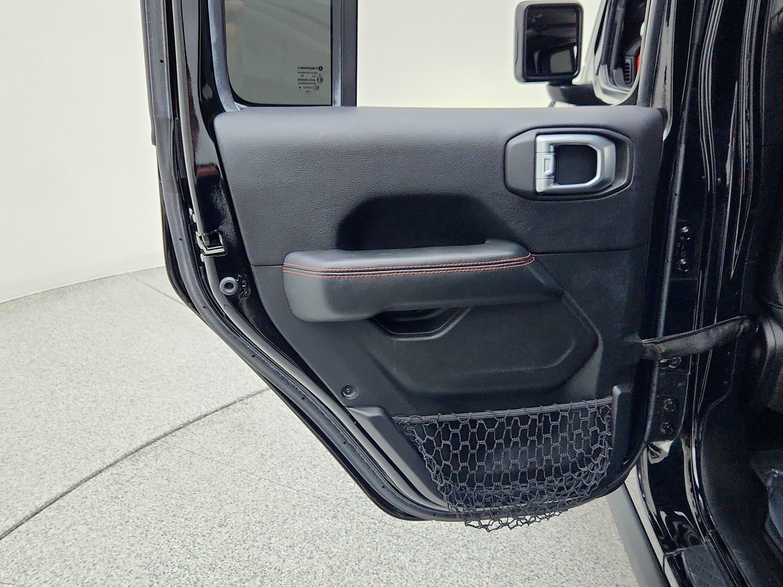 Used 2020  Jeep Rubicon image 27