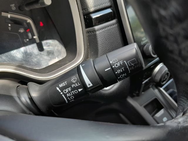 Used 2018  Honda Touring image 17