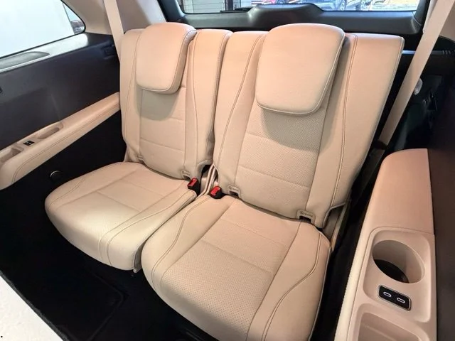 Used 2024 White Mercedes-Benz GLS 450 image 44