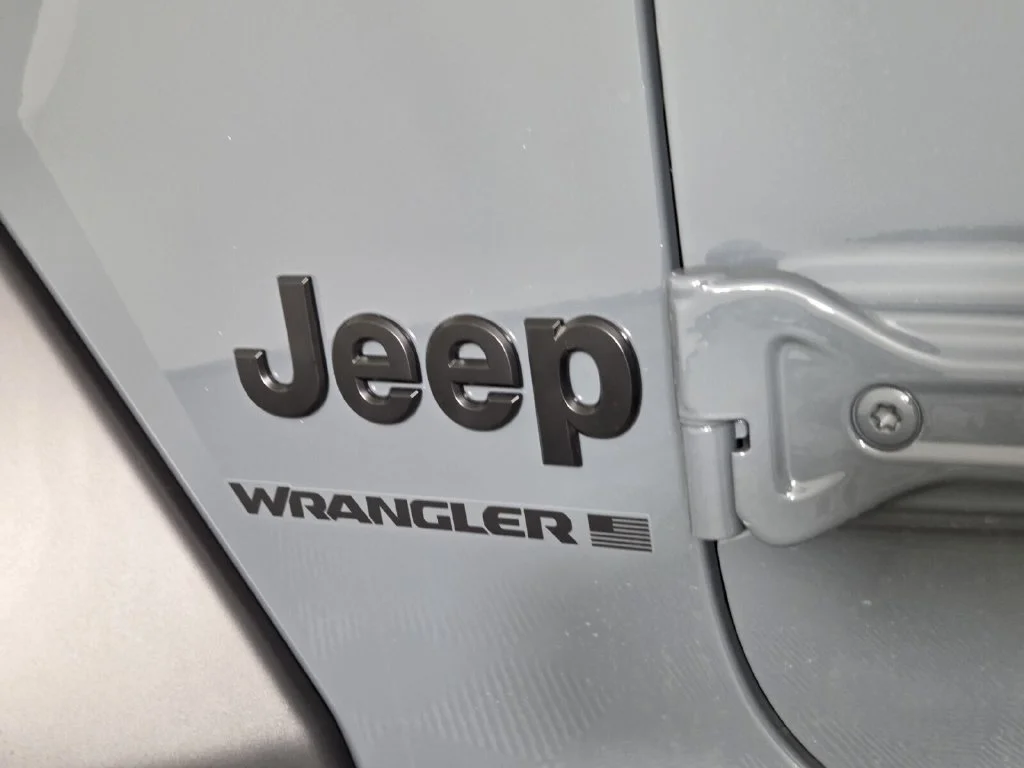 New 2026 Anvil Clear-Coat Exterior Paint Jeep Sport S image 11