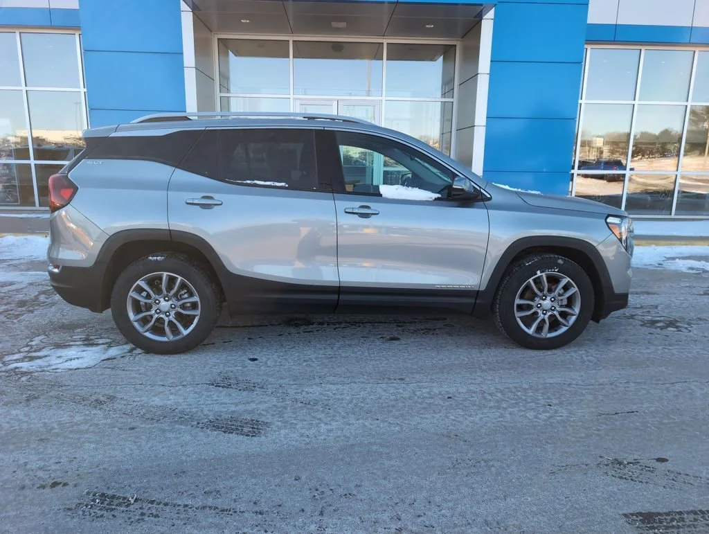 2024 GMC Terrain SLT AWD's photo