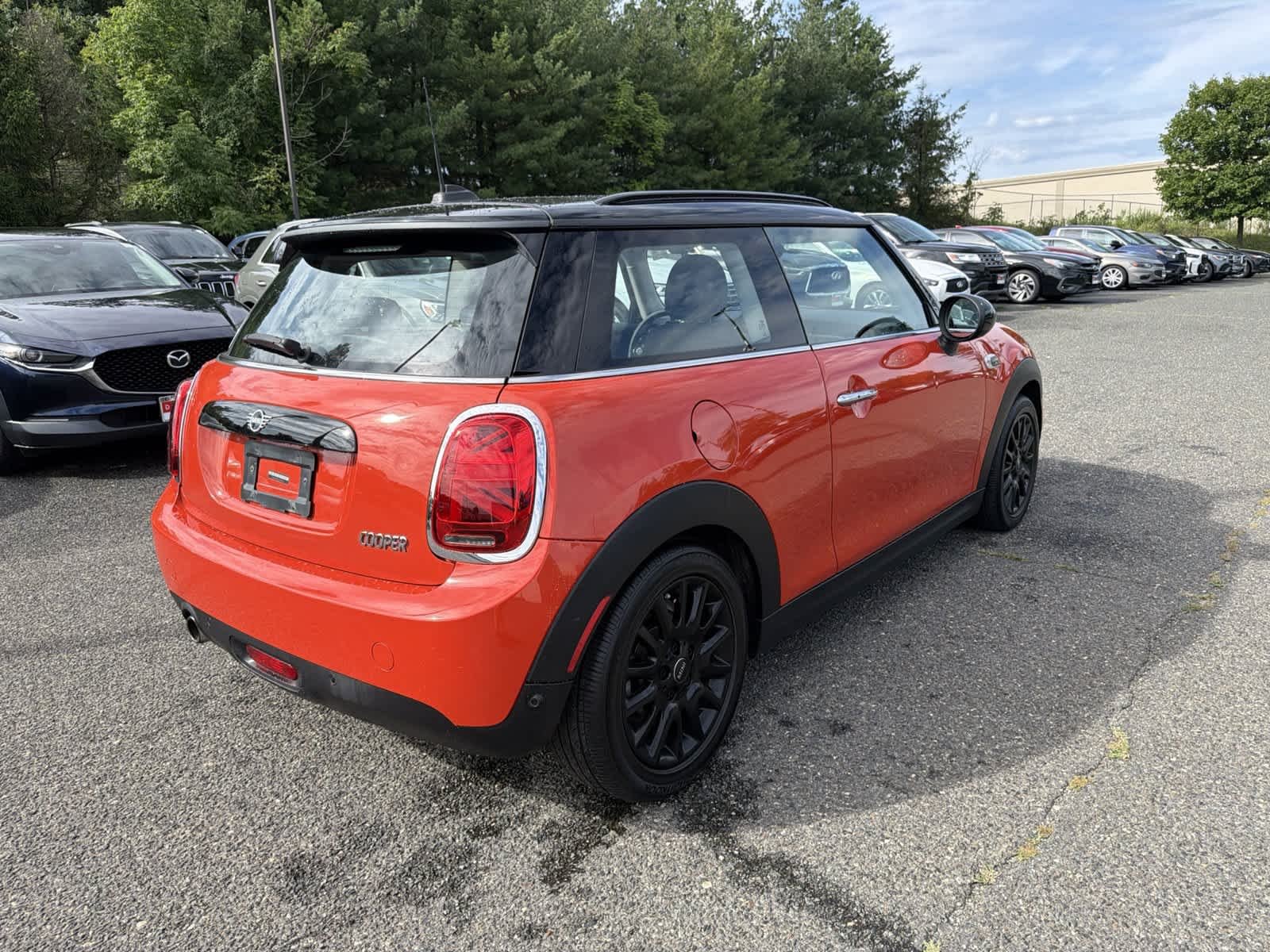 Used 2019 Solaris Orange Metallic MINI Cooper image 5