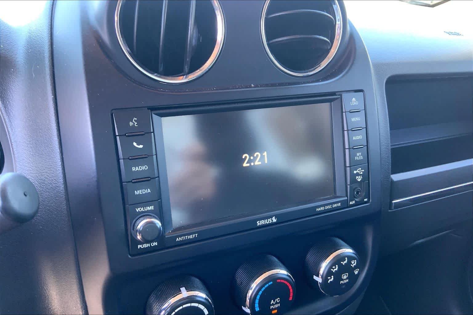 Used 2014 True Blue Pearlcoat Jeep High Altitude image 27