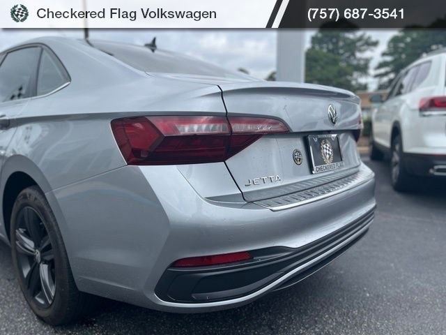 Used 2023 Pyrite Silver Metallic Volkswagen 1.5T SE image 9