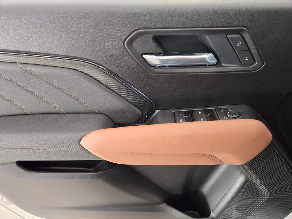 2026 GMC Canyon AT4 - Photo 11