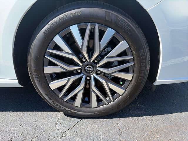 New 2026 White Nissan SV image 11