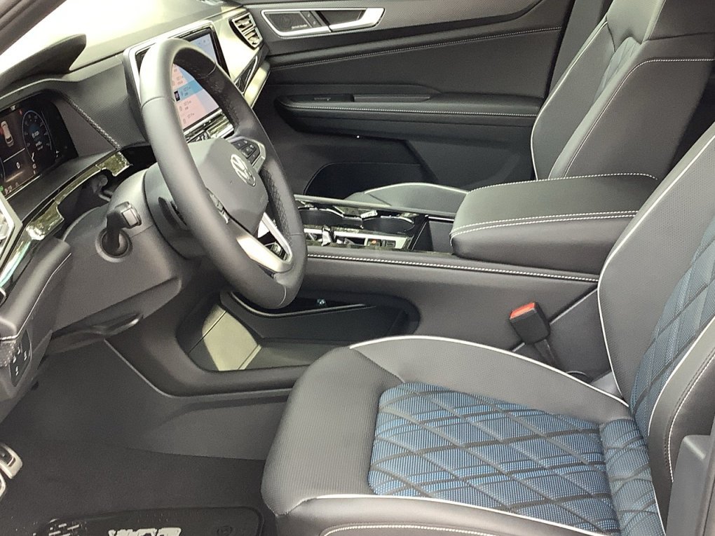 New 2026 Deep Black Pearl Volkswagen 2.0T SEL Premium R-Line image 22