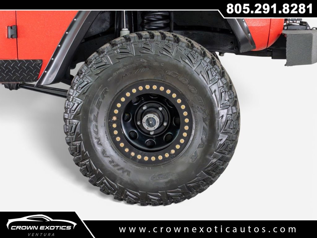 Used 1972  Ford 2dr Convertible image 9