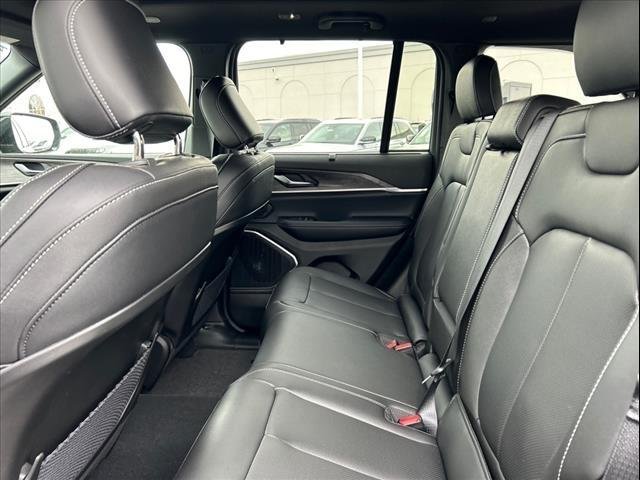 Used 2024 Rocky Mountain Pearlcoat Jeep  image 24