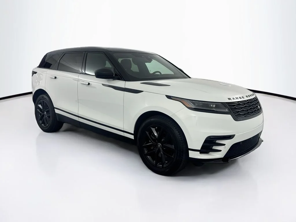 Certified Used 2025 White Land Rover Dynamic SE image 3