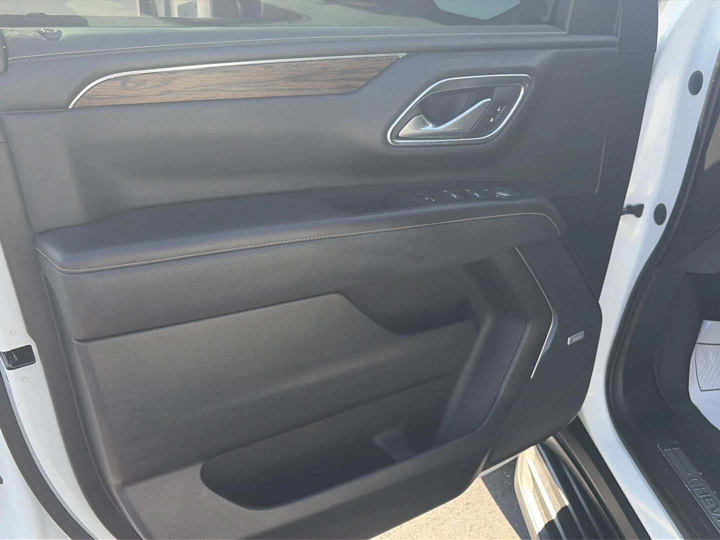 Used 2022 SUMMIT WHITE Chevrolet Premier image 9
