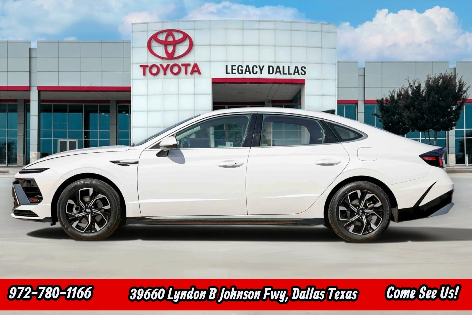 Used 2025 White Hyundai SEL image 6