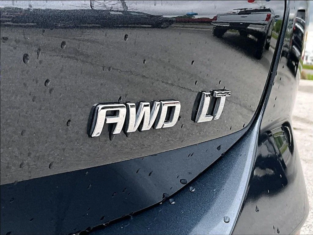 Used 2022 Gray Chevrolet LT image 9
