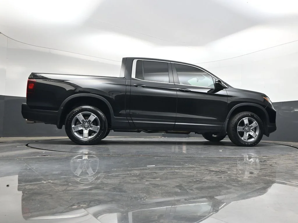 Certified Used 2024 Crystal Black Pearl Honda RTL image 40