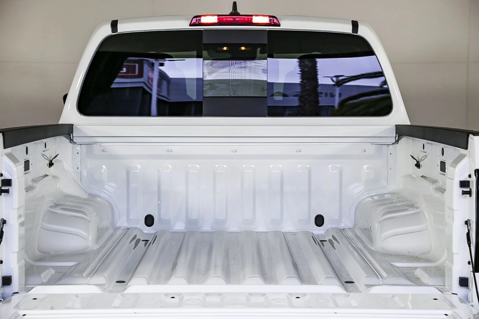 2025 Nissan Frontier SV - Photo 11