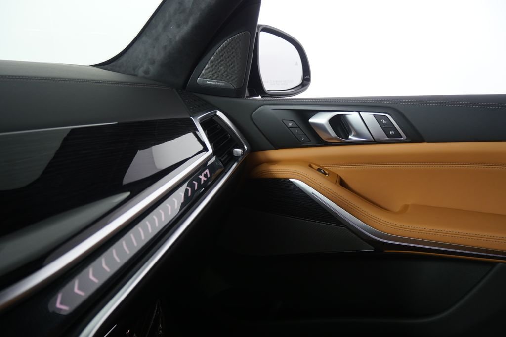 Used 2026 Carbon Black Metallic BMW xDrive40i image 28