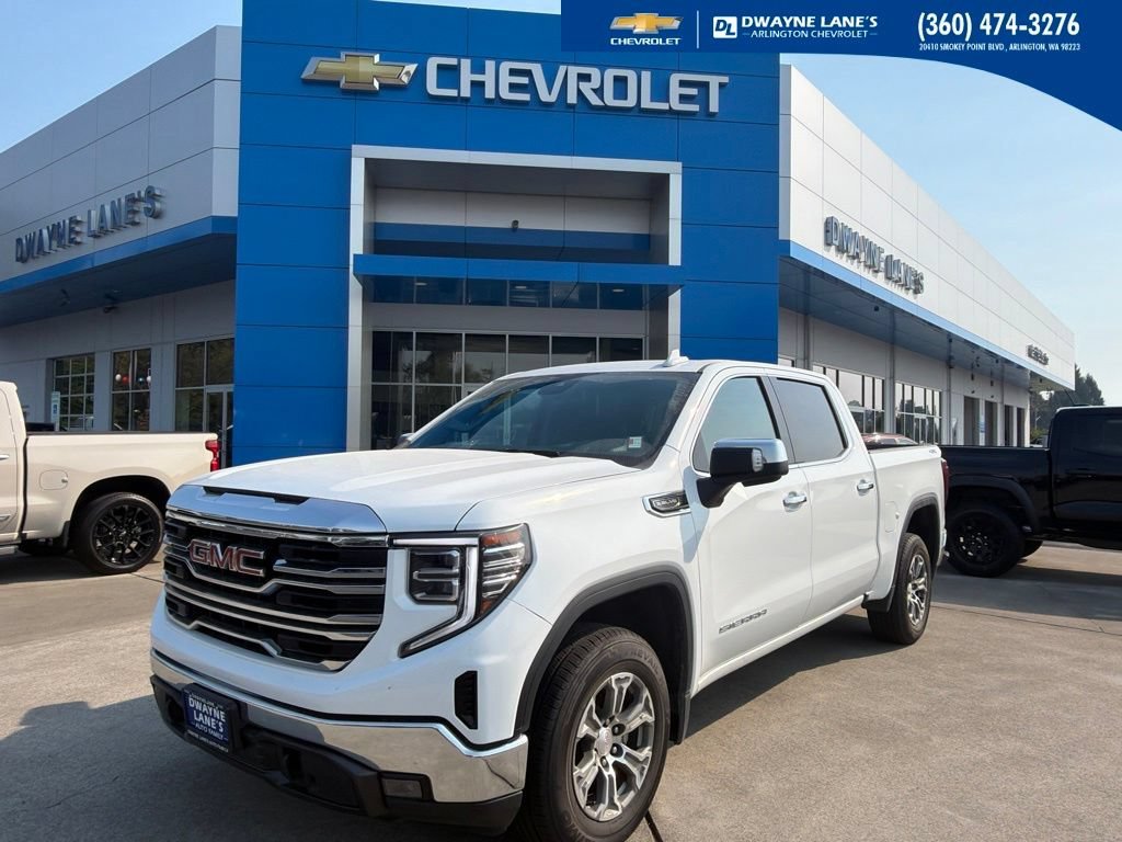 Used 2025 Summit White GMC SLT image 1