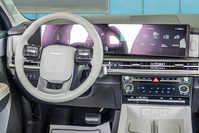 2025 Hyundai Santa Fe SEL - Photo 12