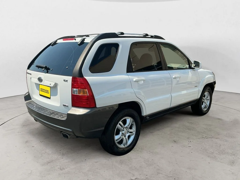Used 2005 White Kia EX image 5